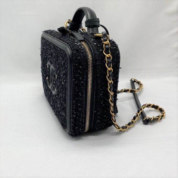 Chanel Black Tweed Vanity Case with Gold Hardware - Picture 6 of 10